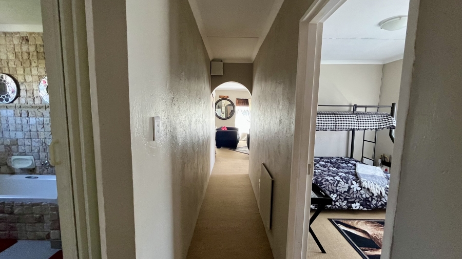 3 Bedroom Property for Sale in Country Club Western Cape